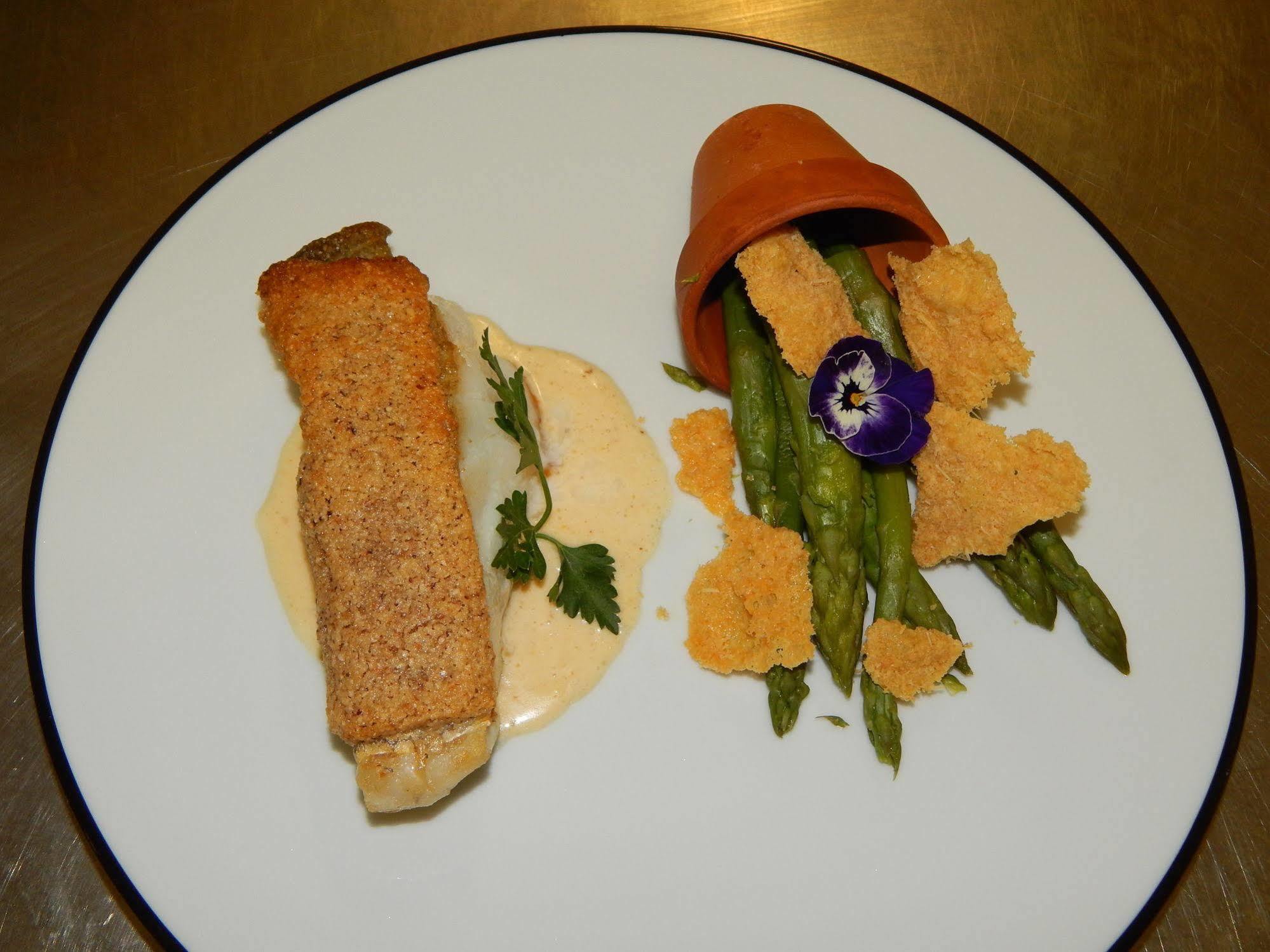 Logis - Hotel Du Nord Et Restaurant La Table D'Elisa Compiègne Kültér fotó